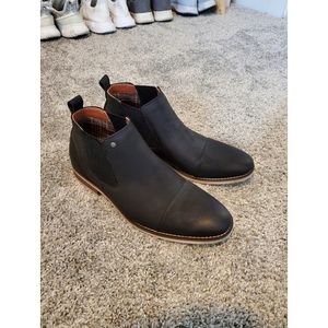 Ferro Aldo Black Chelsea Boots (sz9)